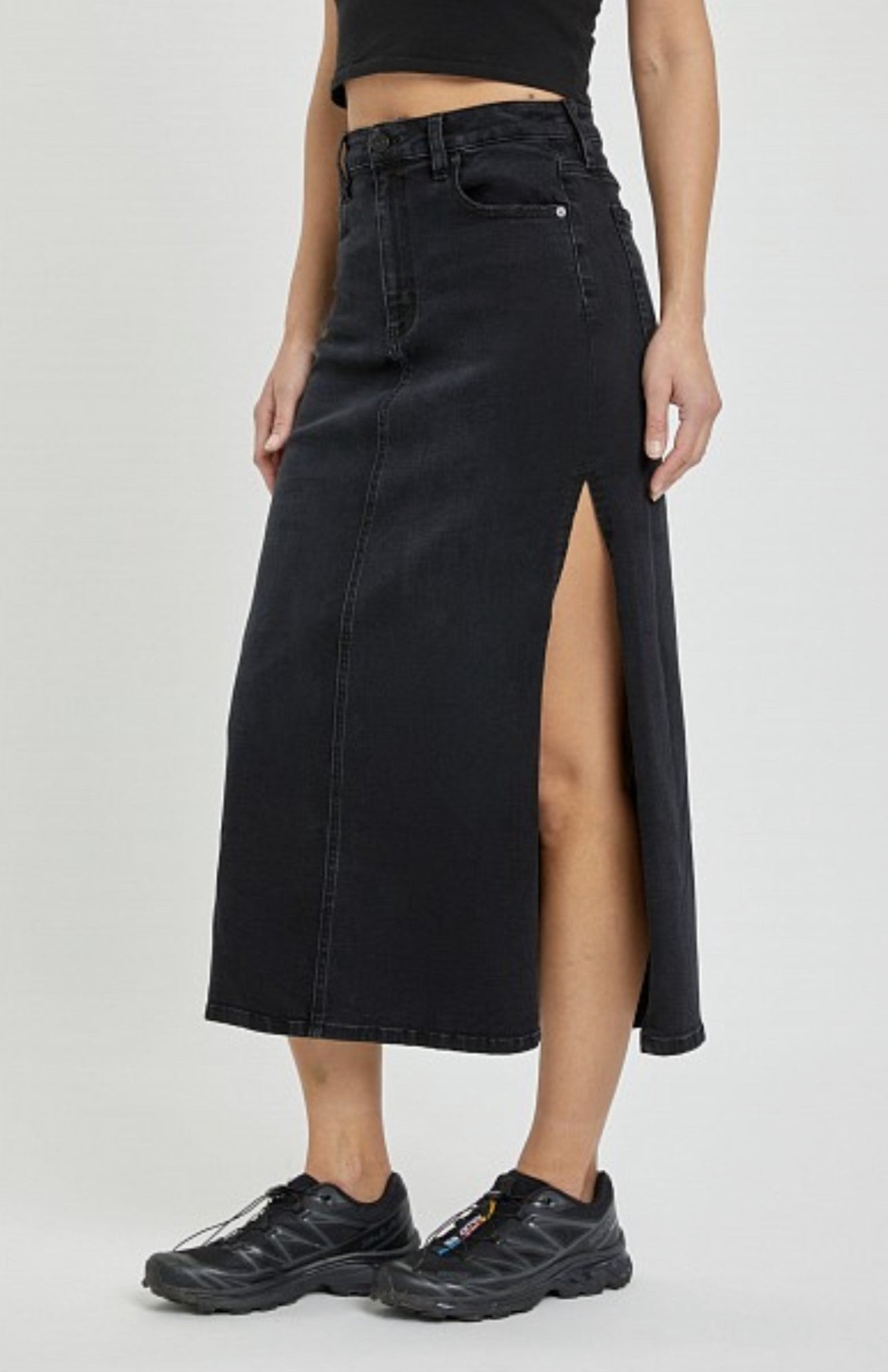 black jean skirt with side slit, jean. skirt, long denim skirt, black denim skirt, black skirt with slit, black denim skirt with side slit, Hidden Peyton skirt, Hidden Peyton midi denim skirt with side slit, long denim skirt, black long denim skirt